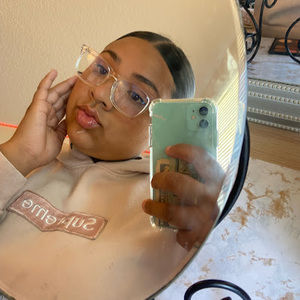 Meet your Posher, Kenia